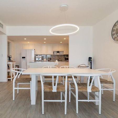 Stunning & Spacious Resort-Style Condo Across From Beach! Miami Beach Exteriör bild