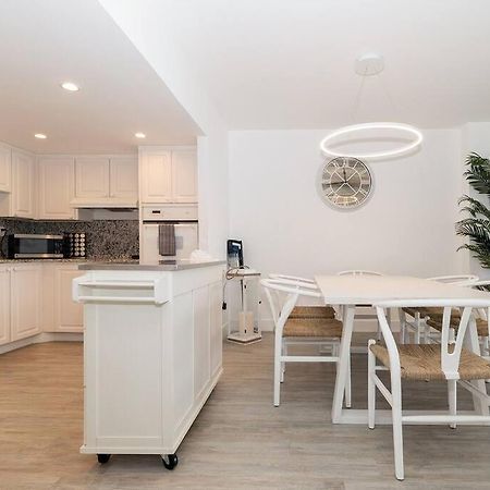 Stunning & Spacious Resort-Style Condo Across From Beach! Miami Beach Exteriör bild