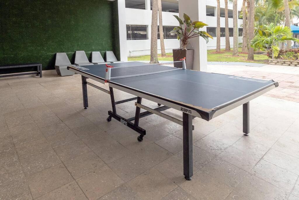 Stunning & Spacious Resort-Style Condo Across From Beach! Miami Beach Exteriör bild