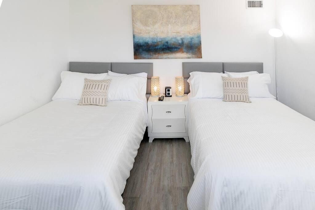 Stunning & Spacious Resort-Style Condo Across From Beach! Miami Beach Exteriör bild