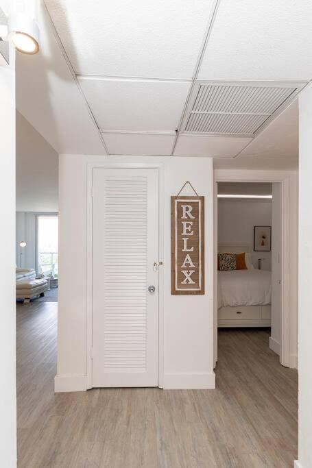 Stunning & Spacious Resort-Style Condo Across From Beach! Miami Beach Exteriör bild