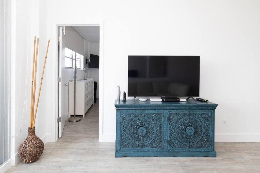 Stunning & Spacious Resort-Style Condo Across From Beach! Miami Beach Exteriör bild